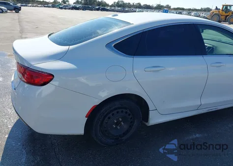 2015 Chrysler 200 Limited z USA, uszkodzony, nr VIN 1C3CCCAB9FN675318